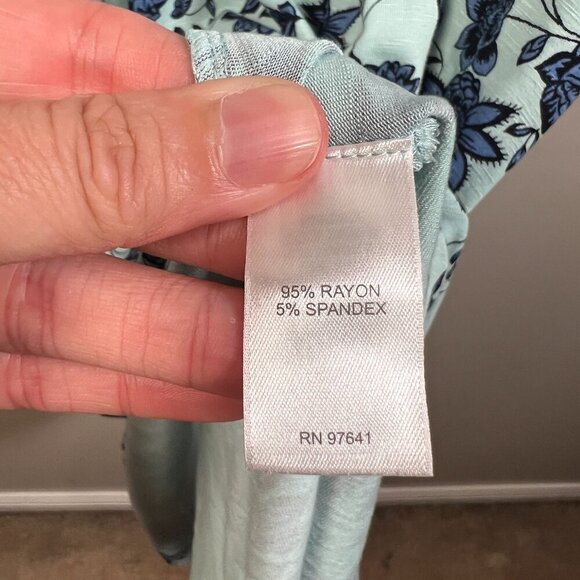 J. Jill Shift Dress Size Large Petite Blue Floral V-neck Casual Comfy Pockets - Picture 9 of 10